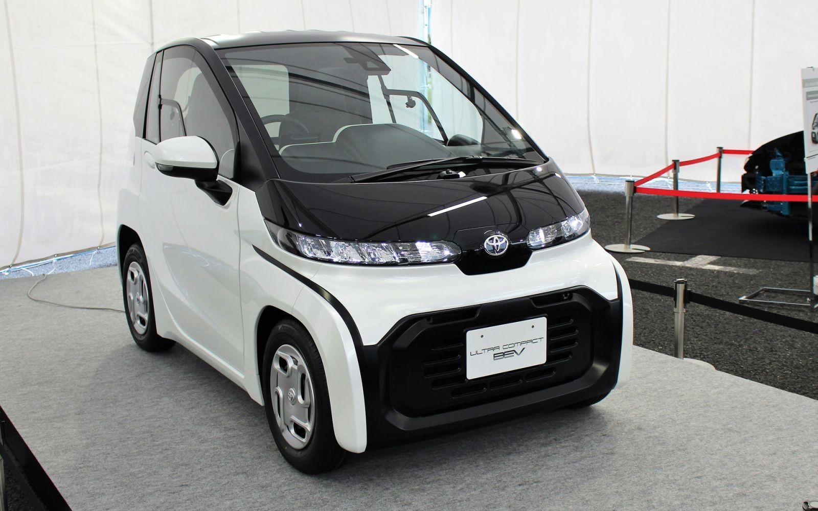 Thiết kế ngoại thất nhỏ gọn của xe ô tô thông minh Toyota Ultra-Compact BEV