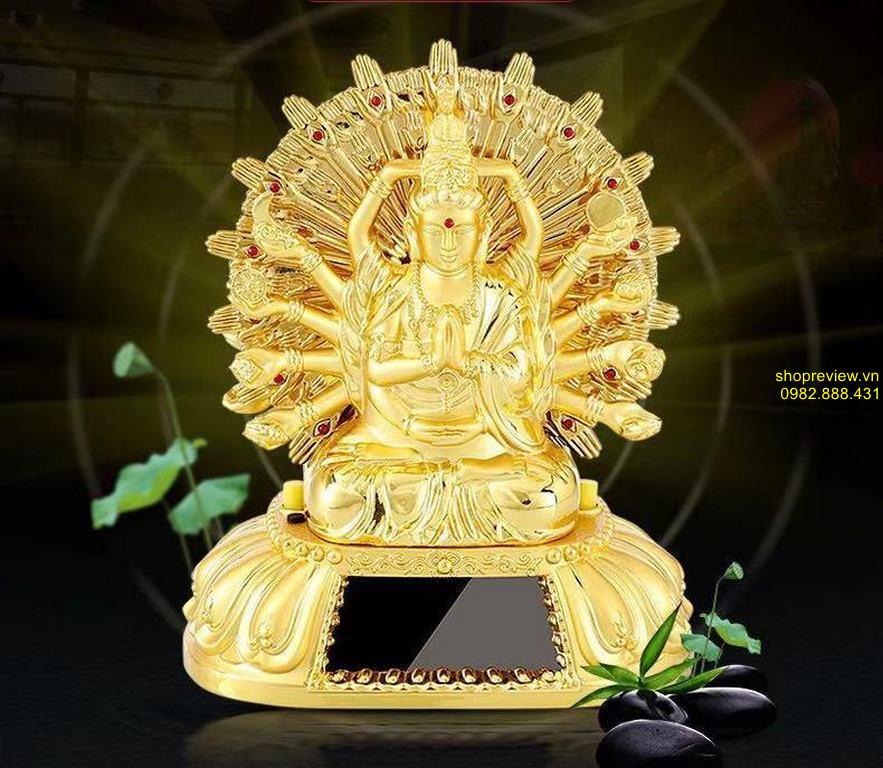 Góc cận Tượng Phật Quan Âm 2 mặt cho xe ô tô