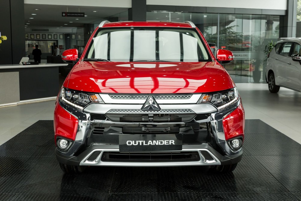 Thu hồi xe ô tô Mitsubishi Outlander để thay bơm xăng