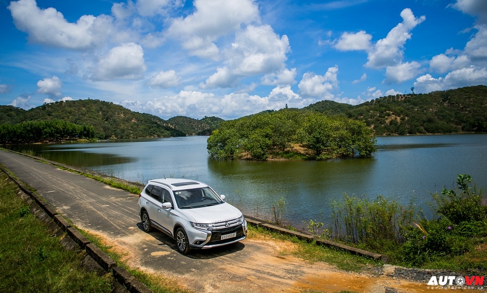 Khả năng vượt địa hình của Mitsubishi Outlander 2016 với hệ thống AWC