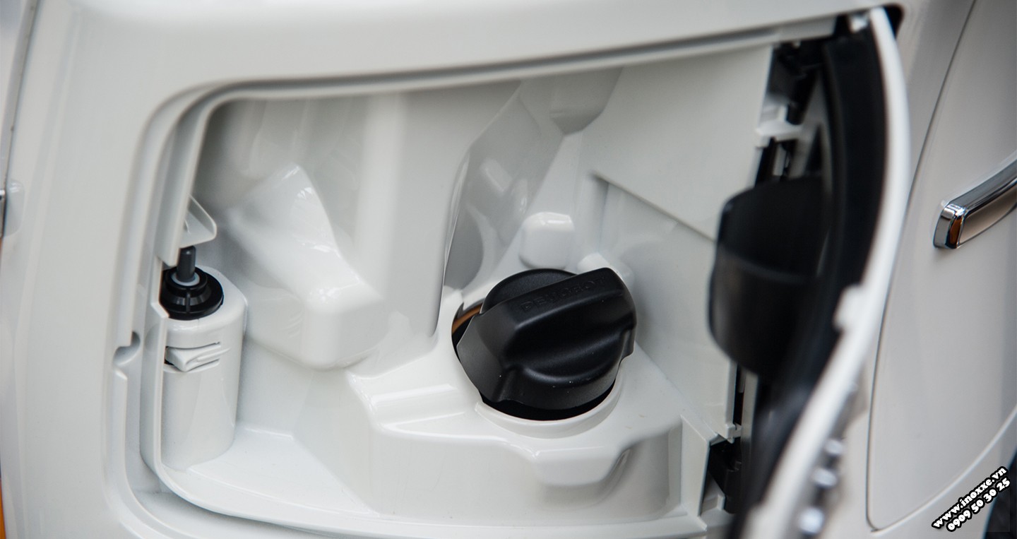 Hộc chứa đồ nhỏ phía trước của Peugeot Django