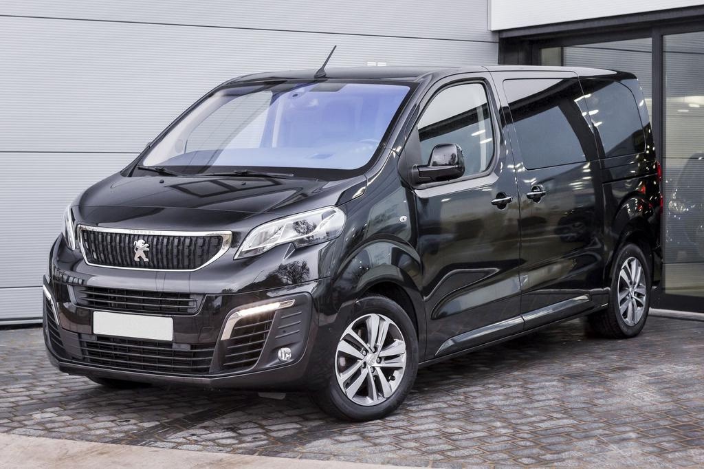 Xe ô tô Peugeot 7 chỗ: Đánh giá chi tiết các dòng xe & giá