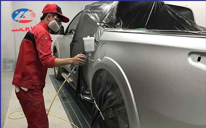 Sơn dặm ô tô xử lý vết xước nhỏ trên thân xe