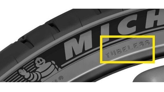 Lốp xe không sử dụng săm sẽ ký hiệu chữ Tubeless trên hông lốp ô tô