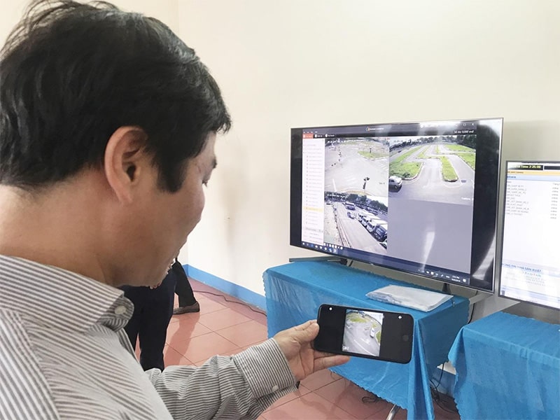 Thiết bị giám sát quá trình học lái xe ô tô được lắp đặt trong xe