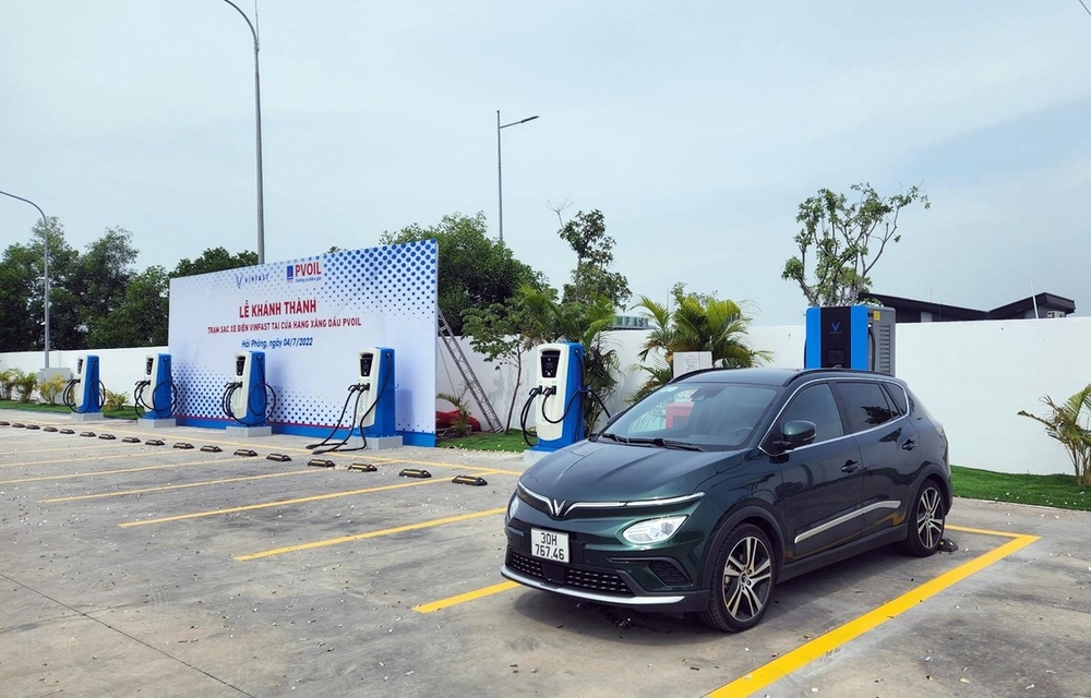 Quy trình thanh toán chi phí sạc pin xe ô tô điện VinFast VF e34 qua ứng dụng