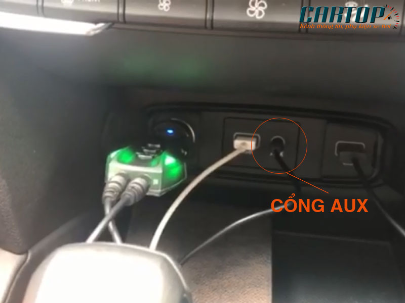 Kết nối bộ thu tín hiệu hát karaoke trên xe ô tô với nguồn điện