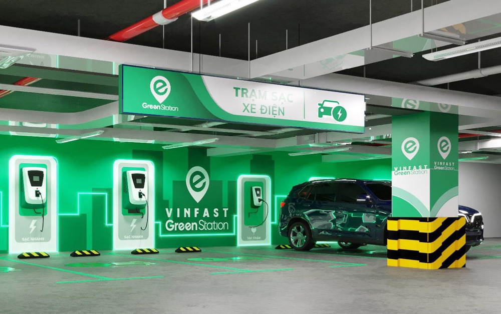 Đỗ xe trong gara hoặc có mái che giúp bảo vệ sơn xe ô tô