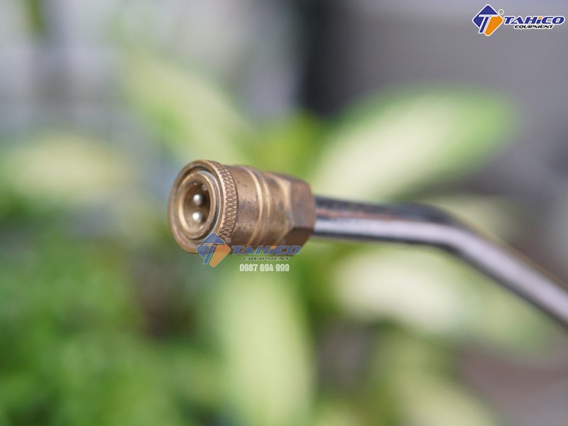 Nòng súng rửa xe ô tô chất liệu kim loại chống gỉ