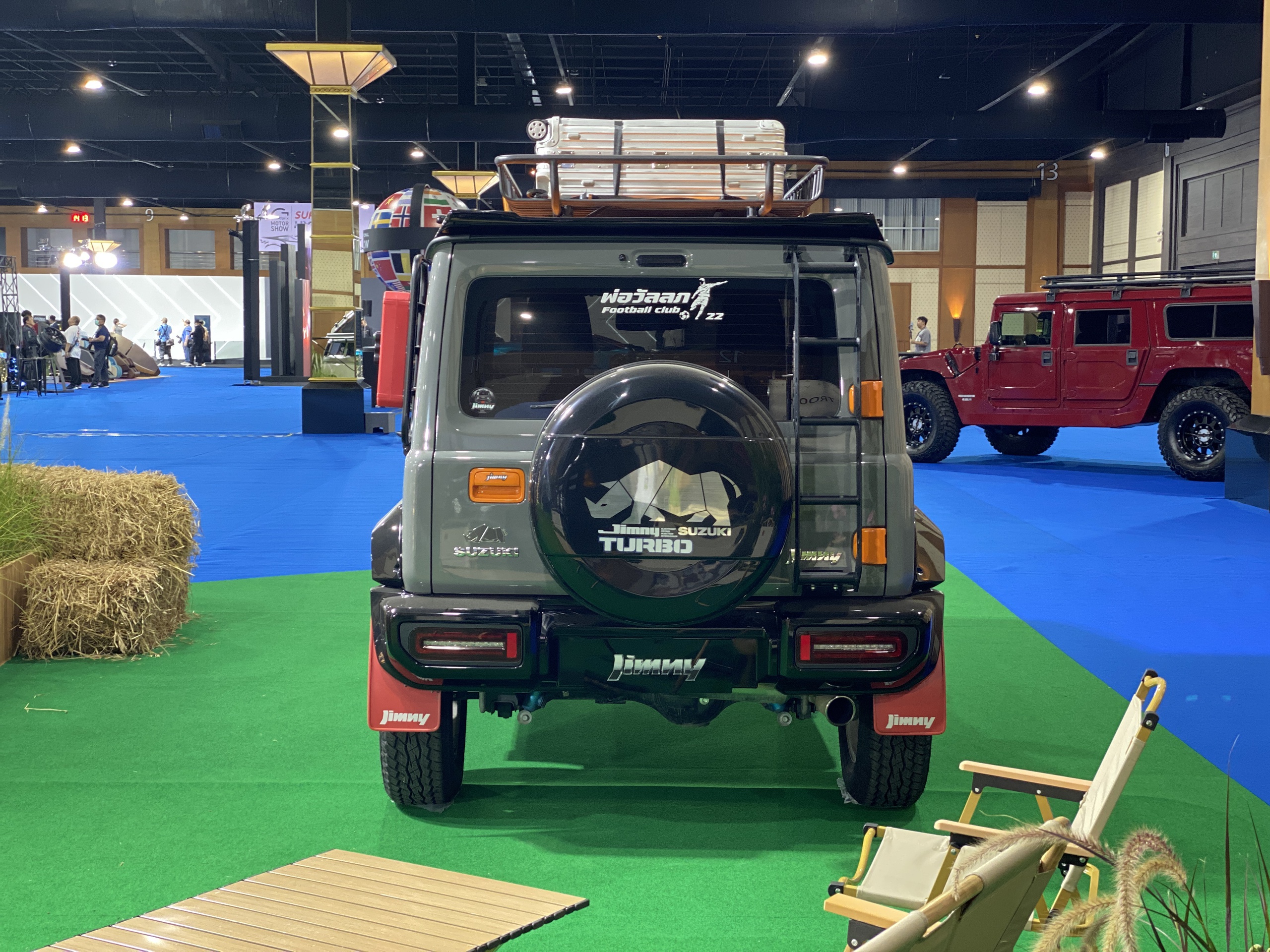 Cận cảnh đầu xe Suzuki Jimny
