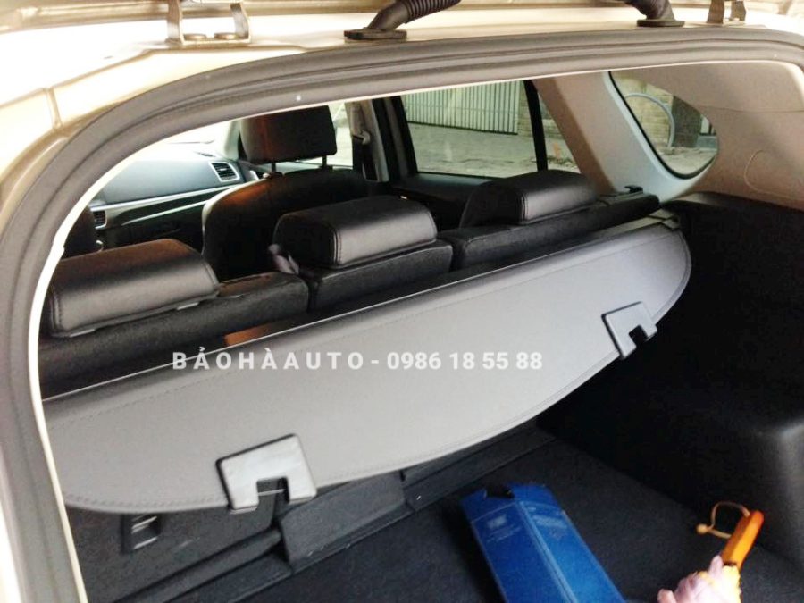 Mazda CX5 với tấm chắn cốp xe ô tô đã được lắp đặt