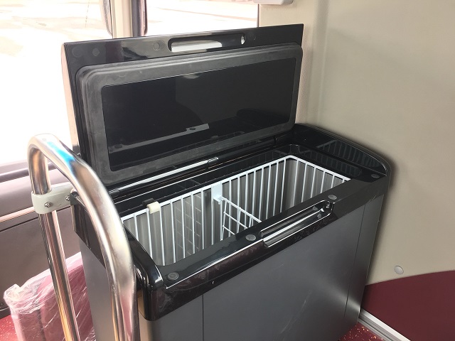Tủ lạnh nhập khẩu trên xe ô tô 47 chỗ