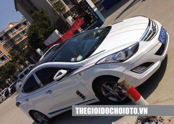 Cuộn decal chỉ viền màu chrome trang trí ngoại thất ô tô