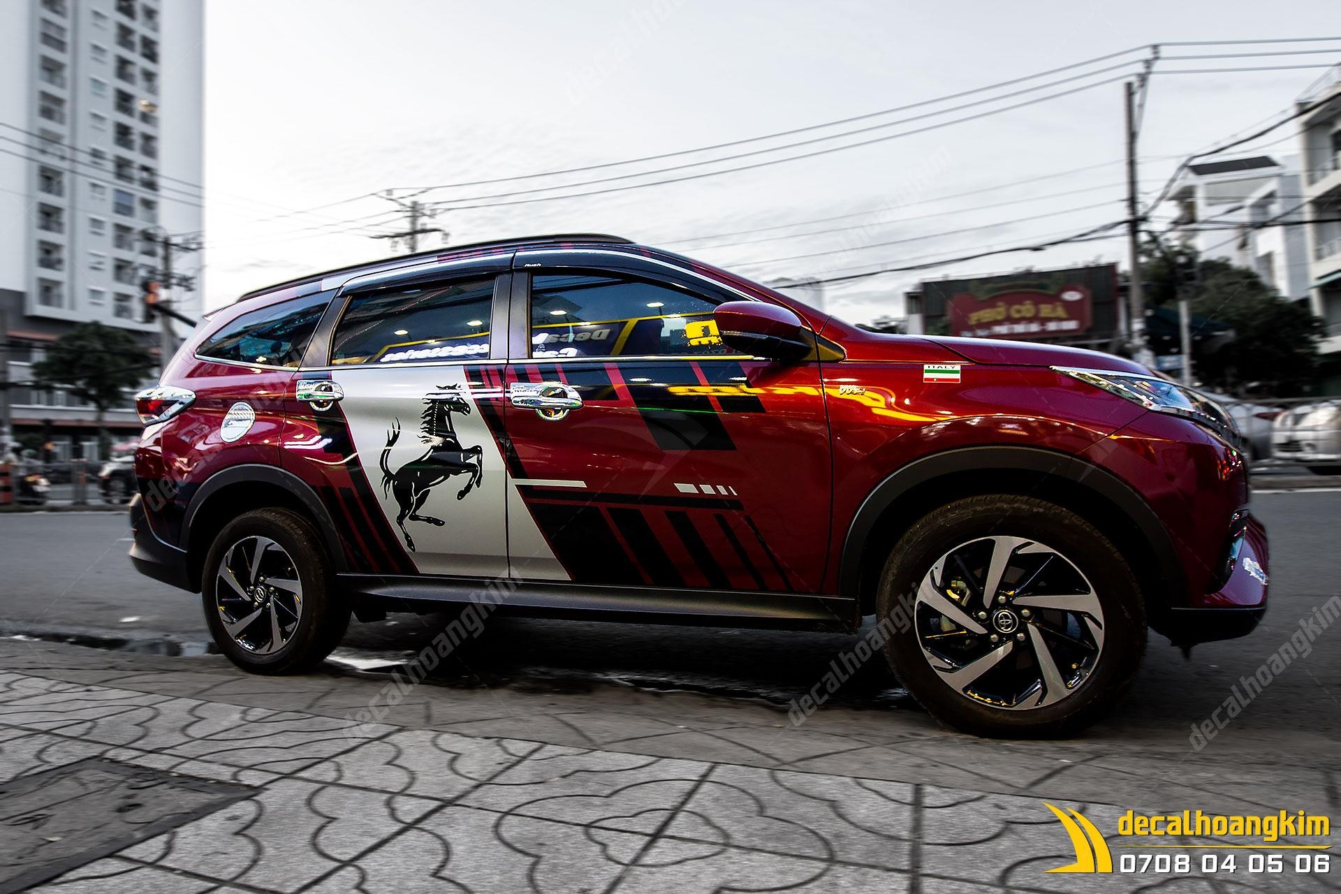 Hình ảnh tem sườn đa dạng phong cách cho xe ô tô Toyota Rush