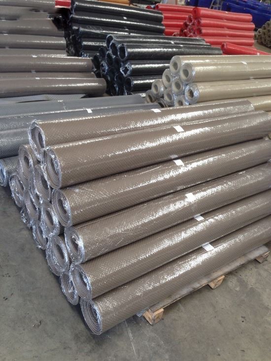 Thảm nhựa trải sàn xe ô tô