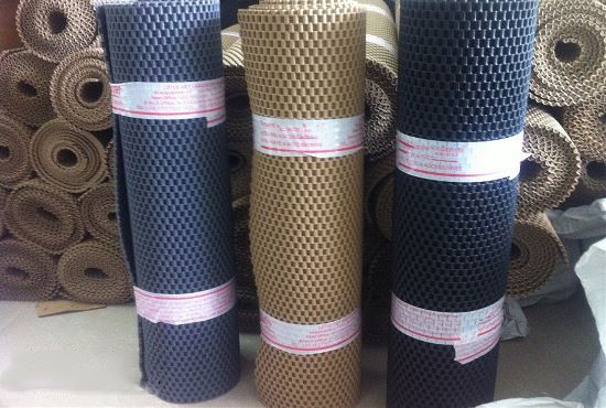 Thảm nhựa trải sàn xe ô tô