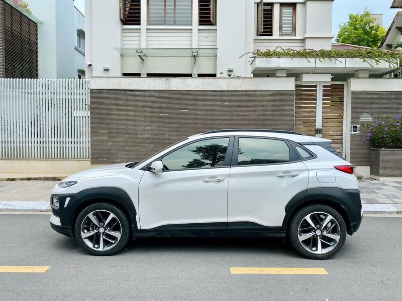 Thiết kế thân xe ô tô Hyundai Kona cá tính với đường gân dập nổi