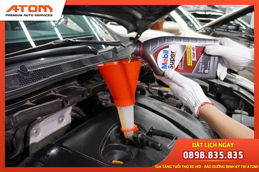 Ảnh minh họa việc lựa chọn loại dầu nhớt phù hợp cho quy trình hướng dẫn thay dầu xe ô tô