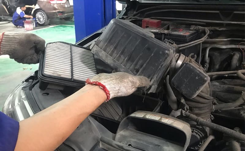 Thay lốc máy xe ô tô: Khi nào cần và chi phí bao nhiêu?