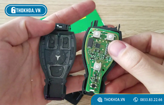 Thay vỏ khóa xe ô tô Mercedes