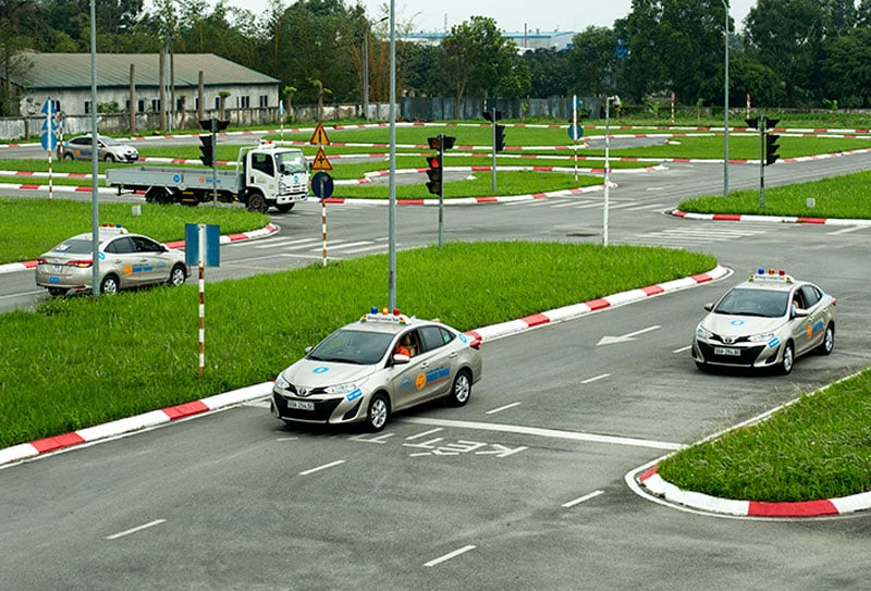 Hướng dẫn thi bằng lái xe ô tô b2: Bí quyết đậu ngay lần đầu