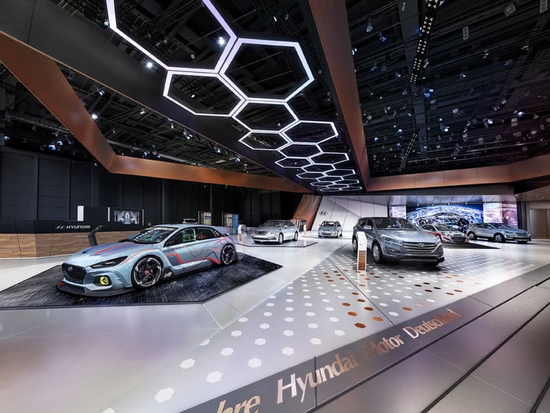Thiết kế showroom trưng bày xe ô tô hút khách