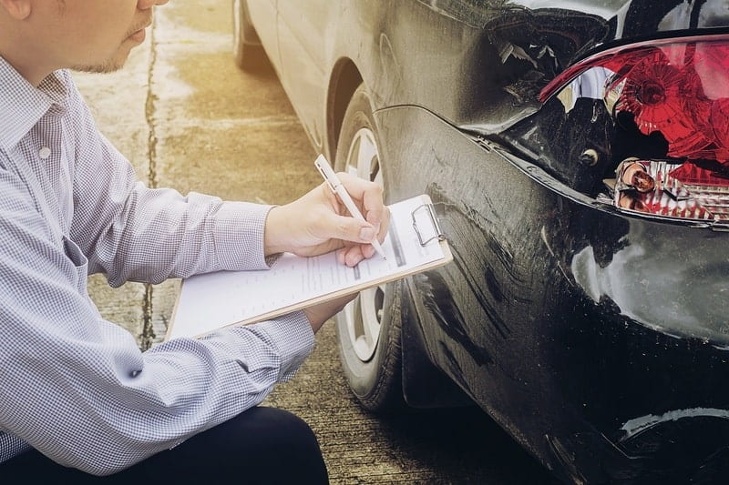 Mua bảo hiểm dân sự là một khoản chi phí khi mua ô tô