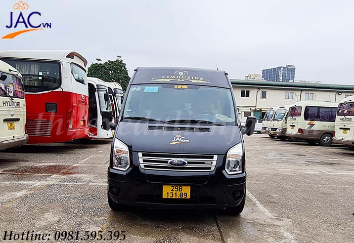 Dịch vụ thuê xe ô tô 10 chỗ tiện lợi với Dcar Limousine