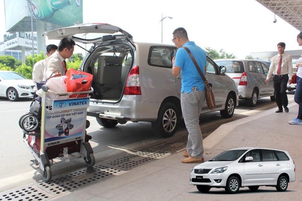 Dịch vụ xe ô tô 7 chỗ chất lượng cao đi sân bay