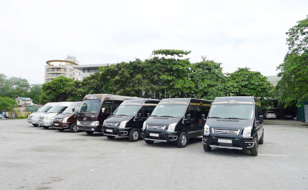 Xe ô tô khách phù hợp cho nhóm đông người đi Cửa Lò