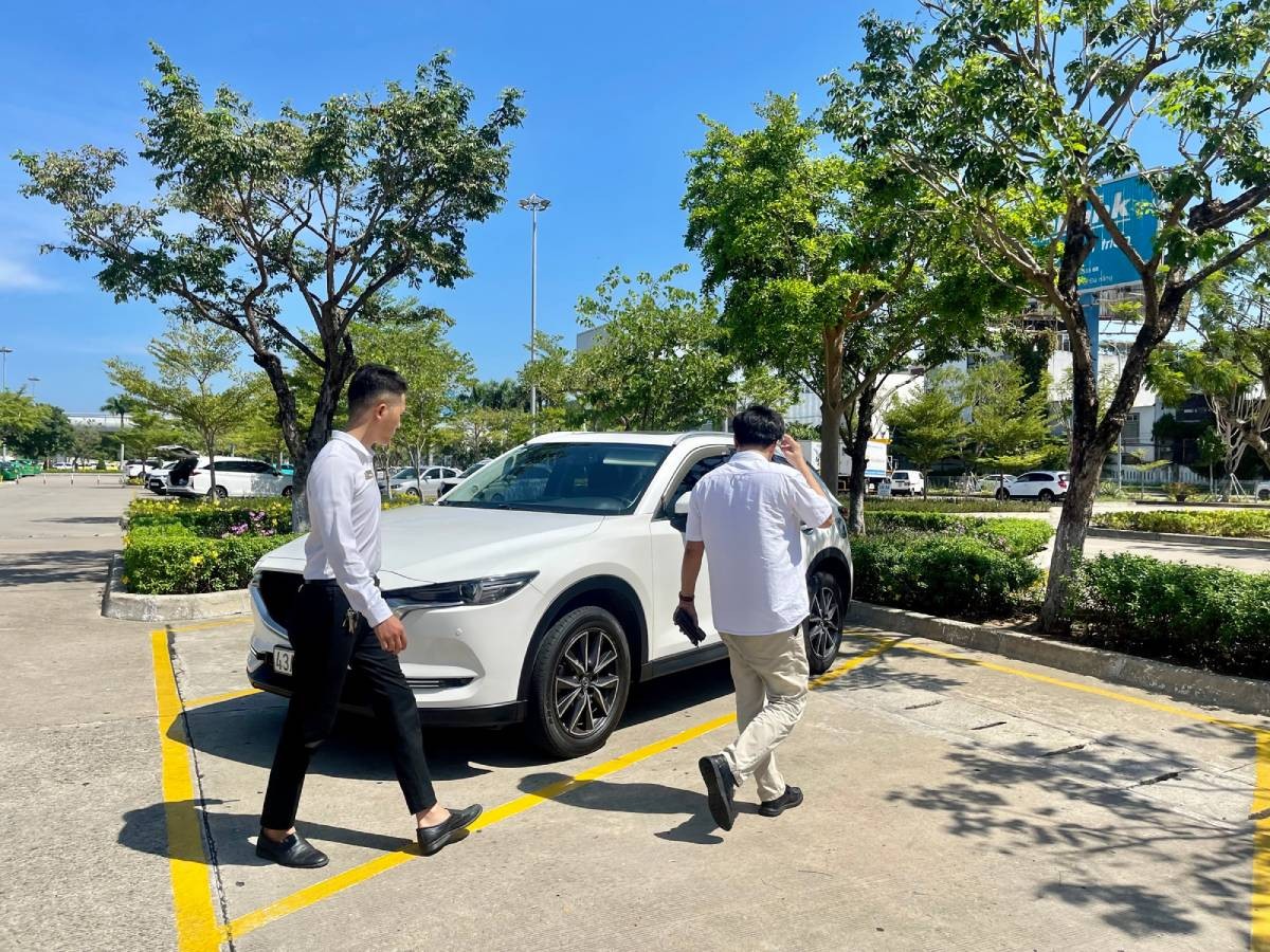 Thuê xe 4 chỗ khám phá thành phố Đà Nẵng