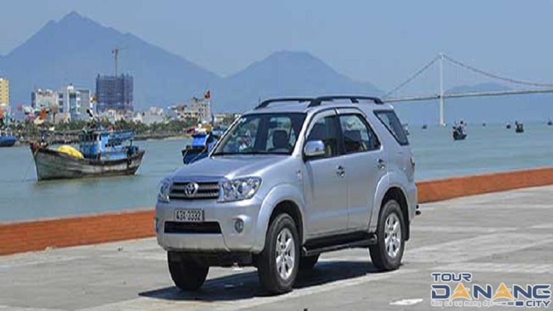 xe ô tô 4 chỗ cho thuê di chuyển từ Huế đến Đà Nẵng