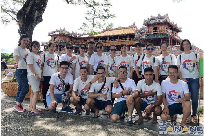 đặt tour du lịch từ Huế đi Đà Nẵng thay vì thuê xe ô tô