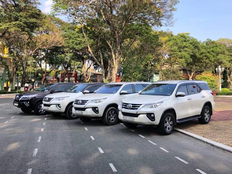 Đội xe đa dạng tại Công ty TNHH Ô Tô Phan Thiết cho thuê xe tự lái