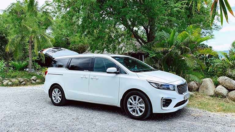 Công ty du lịch Trí Tài sở hữu nhiều loại xe với kiểu dáng và màu sắc xe khá đa dạng.