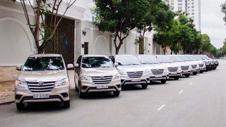 Anh Minh chuyên cho thuê dòng xe Innova 7 chỗ hiện đại với máy móc vận hành tốt.