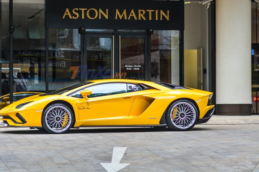 Hình ảnh Lamborghini Aventador S Coupe, một trong những xe ô tô tốn xăng nhất