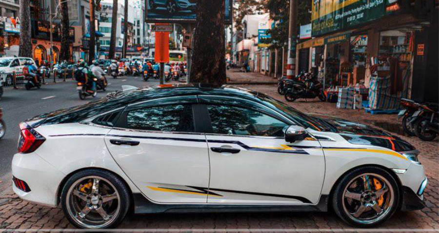 Decal dán sườn xe 4 chỗ với hình ảnh rồng và chữ