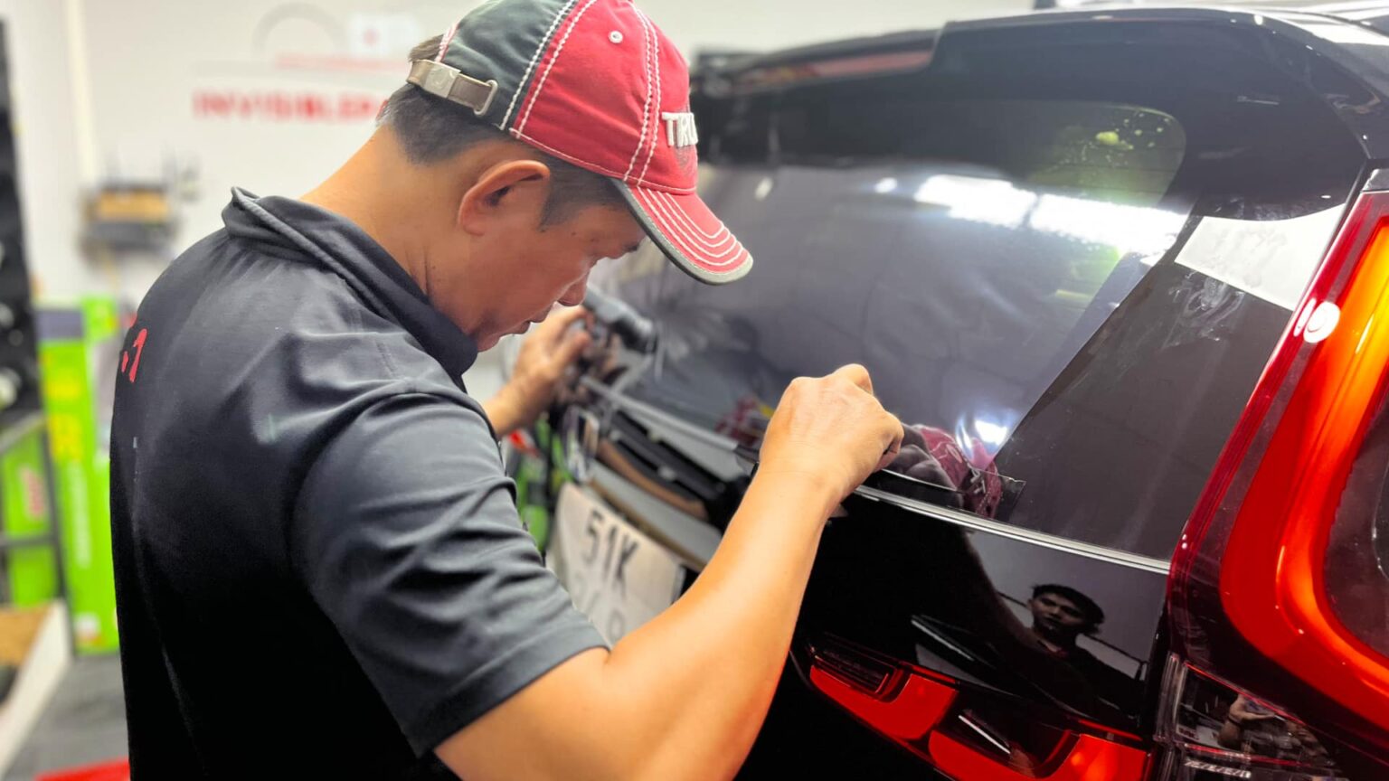 Kim Nhiệt Xe Ô Tô: Giảm Nóng Với Phim Cách Nhiệt