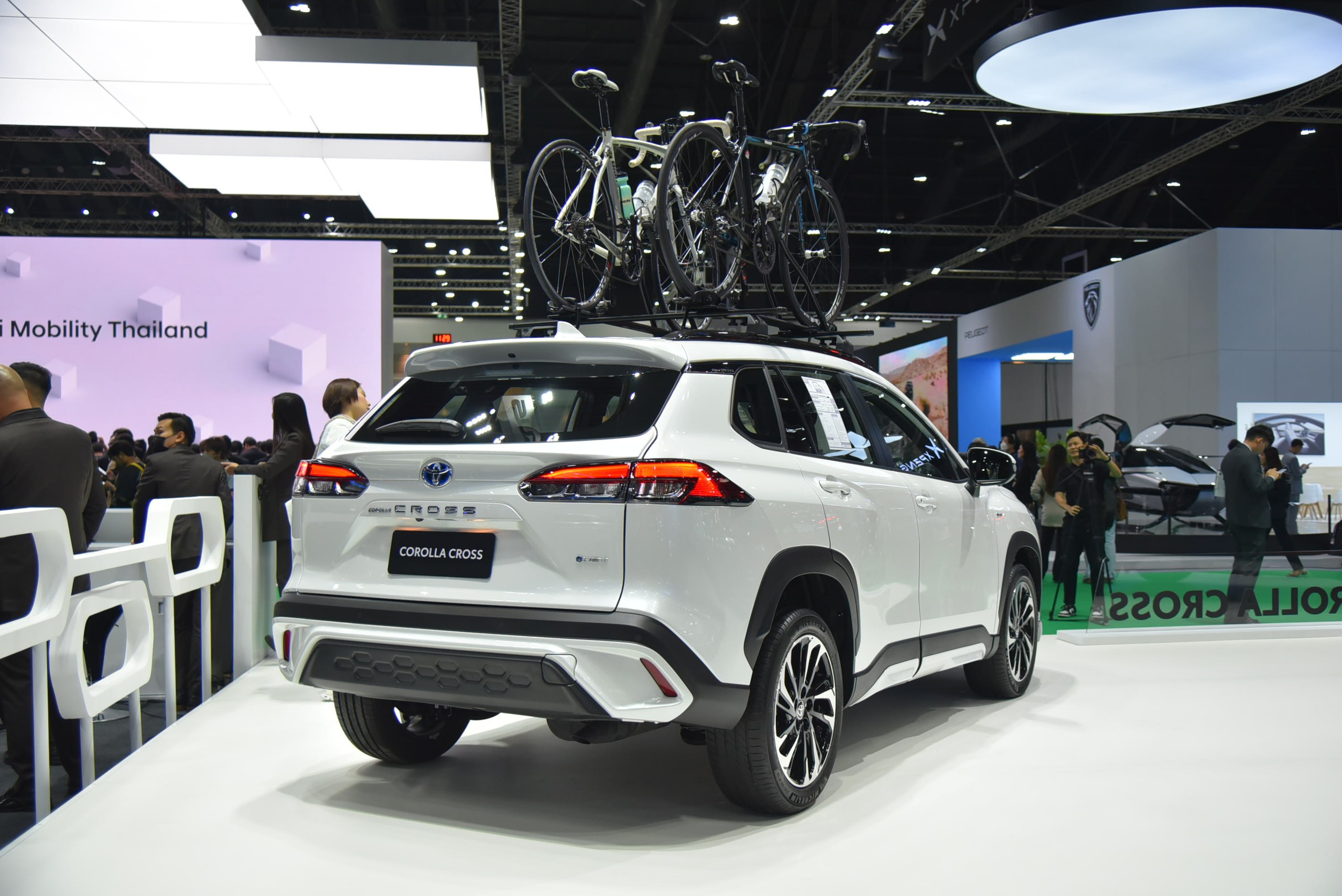 Cận cảnh thiết kế đầu xe Toyota Corolla Cross 2024