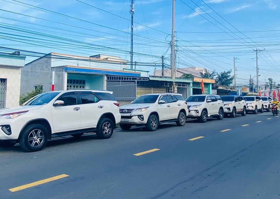 Hình ảnh xe ô tô 7 chỗ Fortuner thế hệ mới