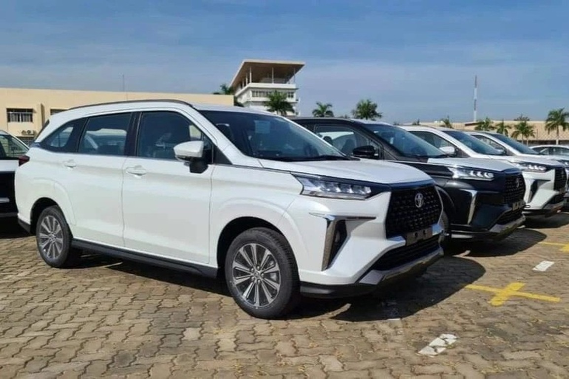 Tăng giá xe ô tô: Toyota Veloz Cross về Việt Nam