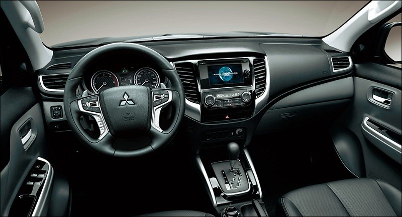 Trang bị tiện nghi giải trí trên xe ô tô Mitsubishi Triton cũ 2018