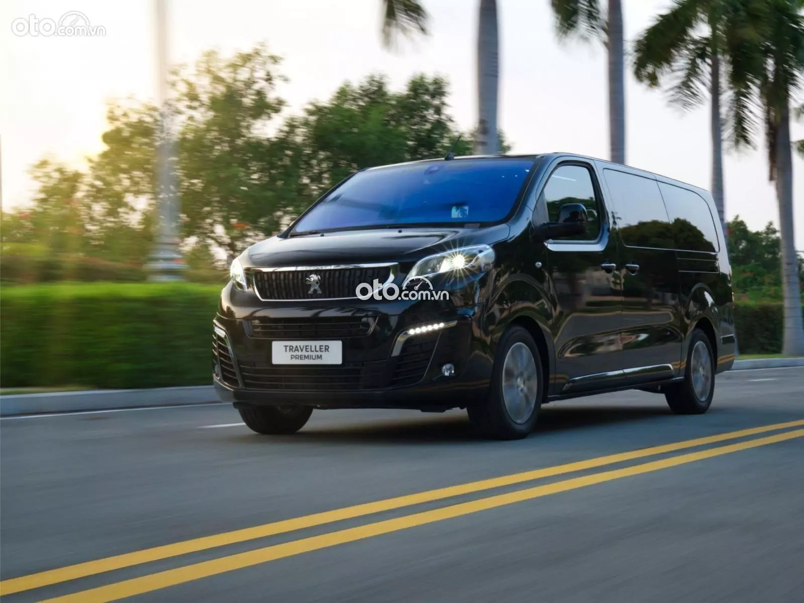 Peugeot Traveller MPV cao cấp - Bảng giá xe Peugeot Traveller