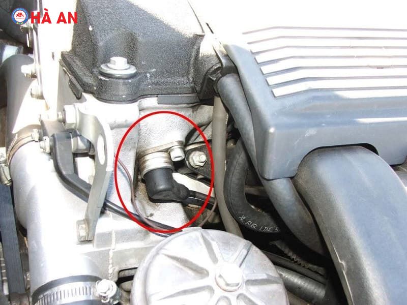 Cảm biến trục cam bị lỗi gây hiện tượng ga không đều trên xe ô tô