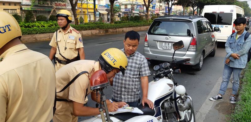 Hình ảnh minh họa các lỗi bị tước giấy phép lái xe ô tô