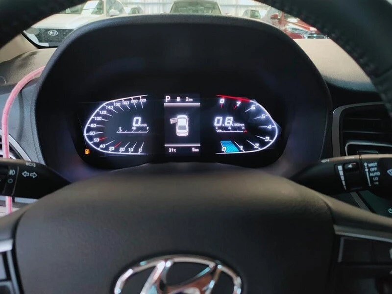 Đồng hồ công tơ mét màn hình Full LCD trên xe ô tô đời mới