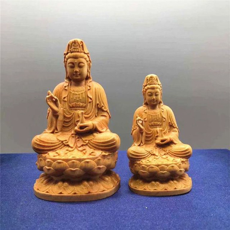 Tượng Phật Bà Quan Âm bằng gỗ Bách Xanh cho xe ô tô với các kích thước phổ biến