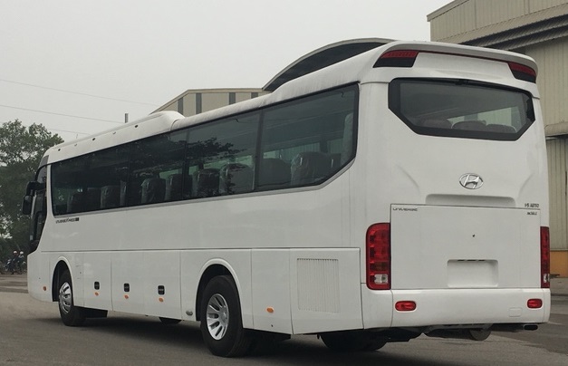 Mặt sau xe ô tô 47 chỗ Universe Noble Weichai