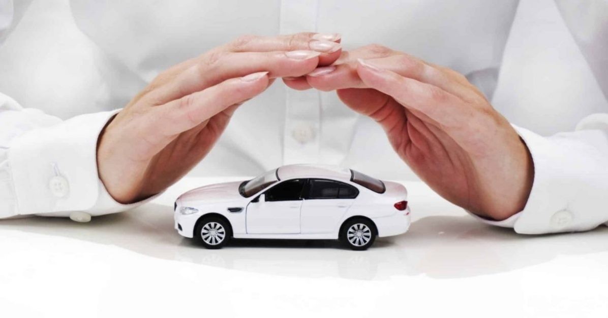 Giấy tờ và chìa khóa xe ô tô, biểu tượng cho vay thế chấp
